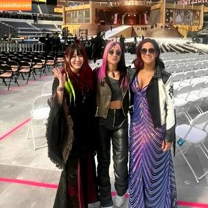 Bayley фото #0230