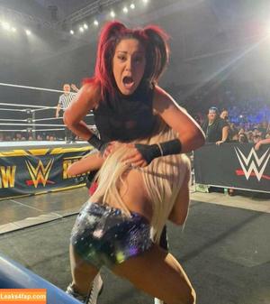 Bayley фото #0331