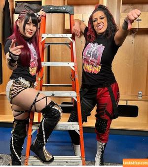 Bayley фото #0332