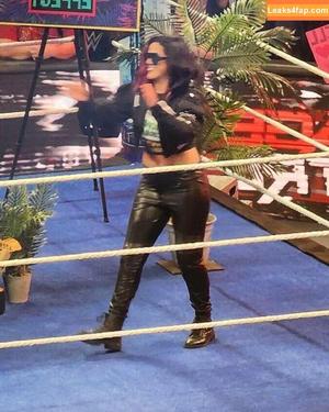 Bayley фото #0374