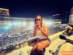 Bayley фото #0403