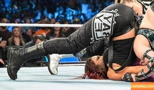 Bayley фото #0422