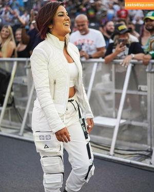 Bayley фото #0475