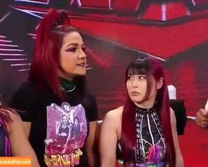 Bayley фото #0512