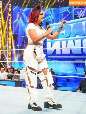 Bayley фото #0555