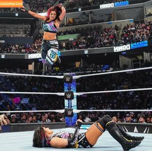 Bayley фото #0572