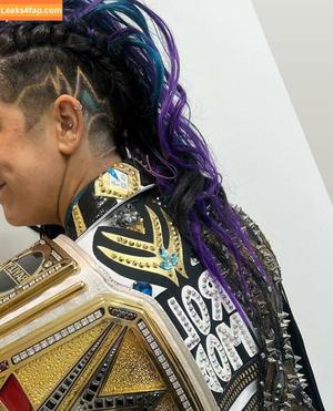 Bayley фото #0607