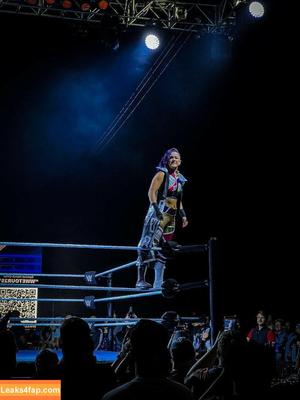 Bayley photo #0975