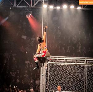Bayley photo #1014