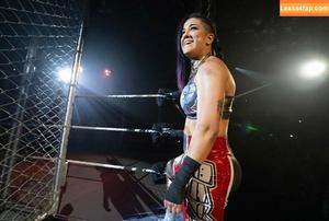 Bayley photo #1018