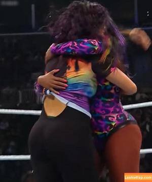 Bayley photo #1051