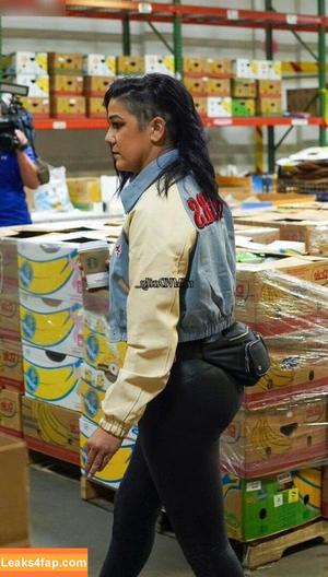 Bayley photo #1052