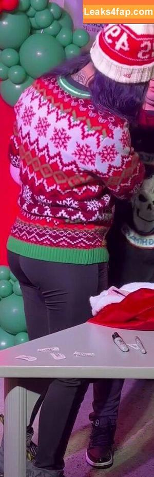 Bayley photo #1099