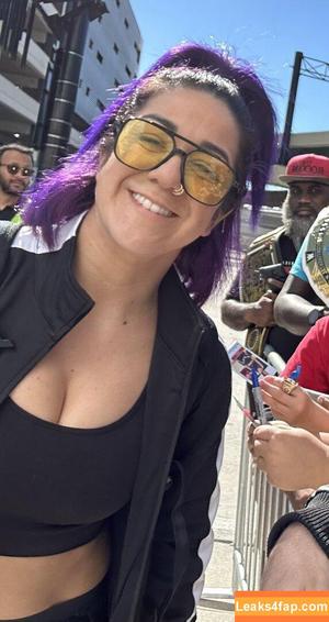 Bayley фото #1362