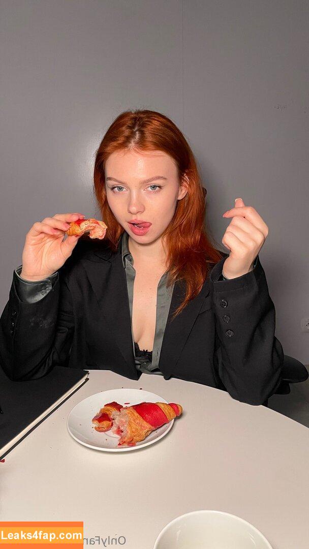 bb_foxy /  leaked photo photo #0039