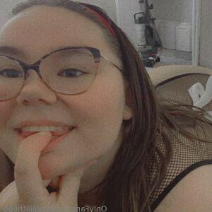 bbglilith666 / elittle326 leaked photo photo #0008