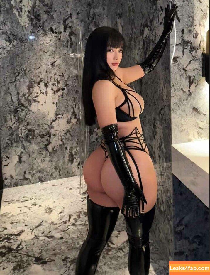 bby.naomimi / nakedbabynaomi / naomiiper / naomipayant / naomiperri_xo leaked photo photo #0017