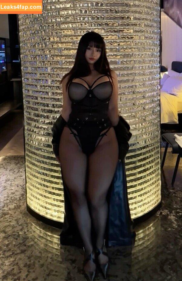 bby.naomimi / nakedbabynaomi / naomiiper / naomipayant / naomiperri_xo leaked photo photo #0019