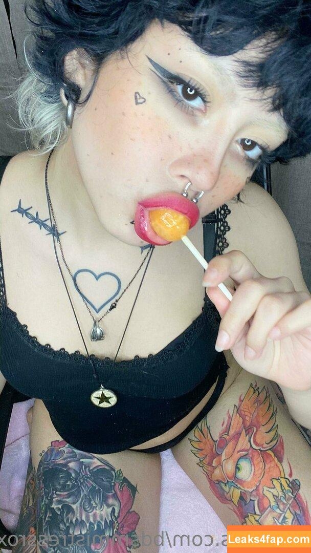 bdsmmistressroxy / deathcoremistress leaked photo photo #0075
