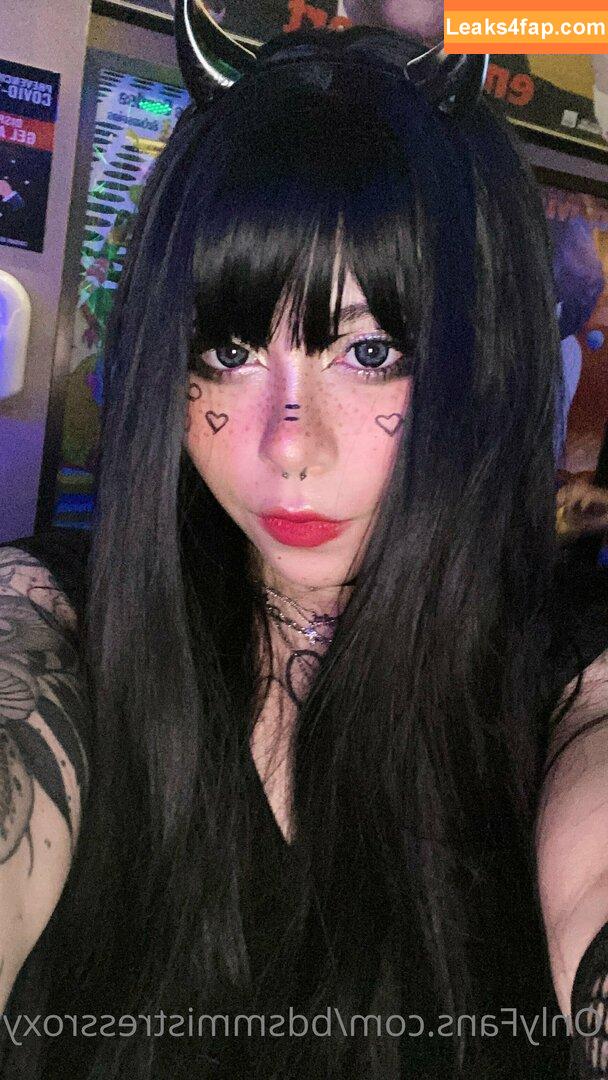 bdsmmistressroxy / deathcoremistress leaked photo photo #0096