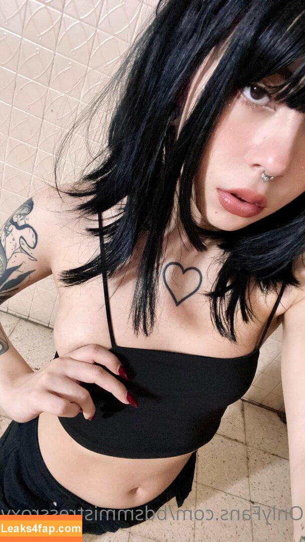 bdsmmistressroxy / deathcoremistress leaked photo photo #0098