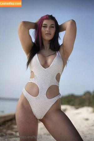 Bea Priestley photo #0014