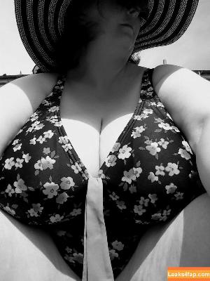 Beatrice photo #0067