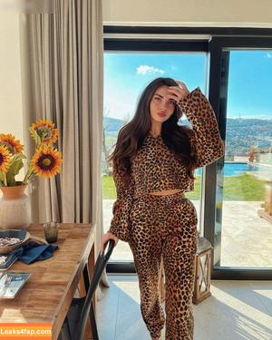 beatrix ramosaj photo #0101