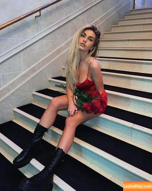 beatrix ramosaj photo #0233