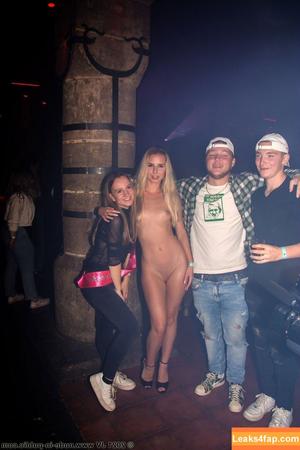 Beautiful Girls Groped photo #0033