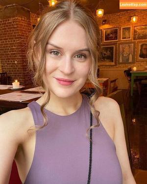 Becca ASMR photo #0010