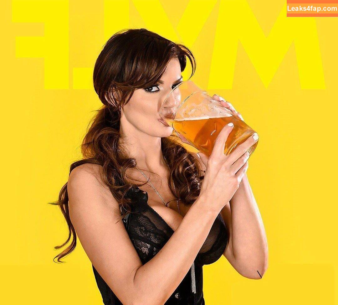 Becky Bandini / becky_bands / beckybandini leaked photo photo #0333