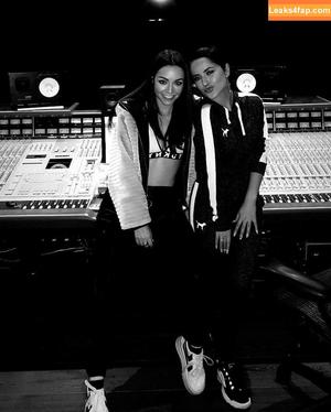 Becky G photo #0017
