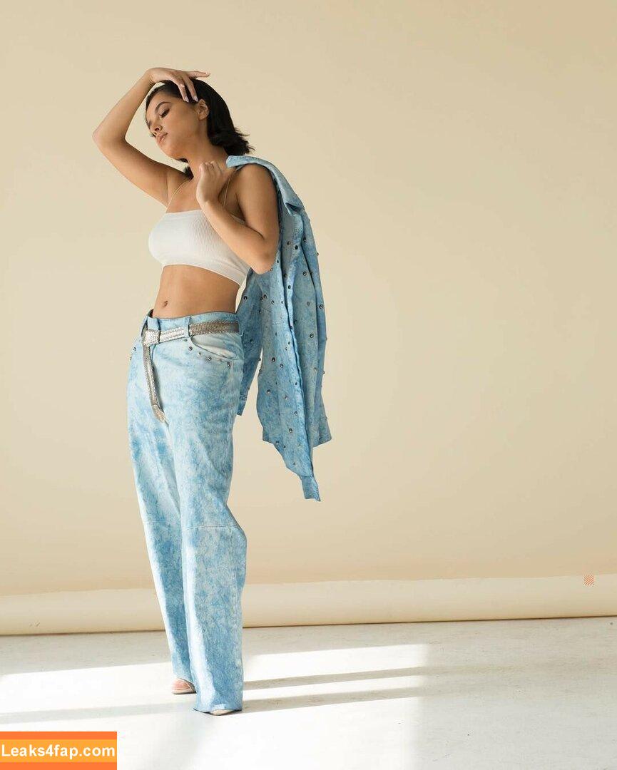 Becky G / Reggaeton singer / iambeckyg / missbeckyfeet leaked photo photo #1005