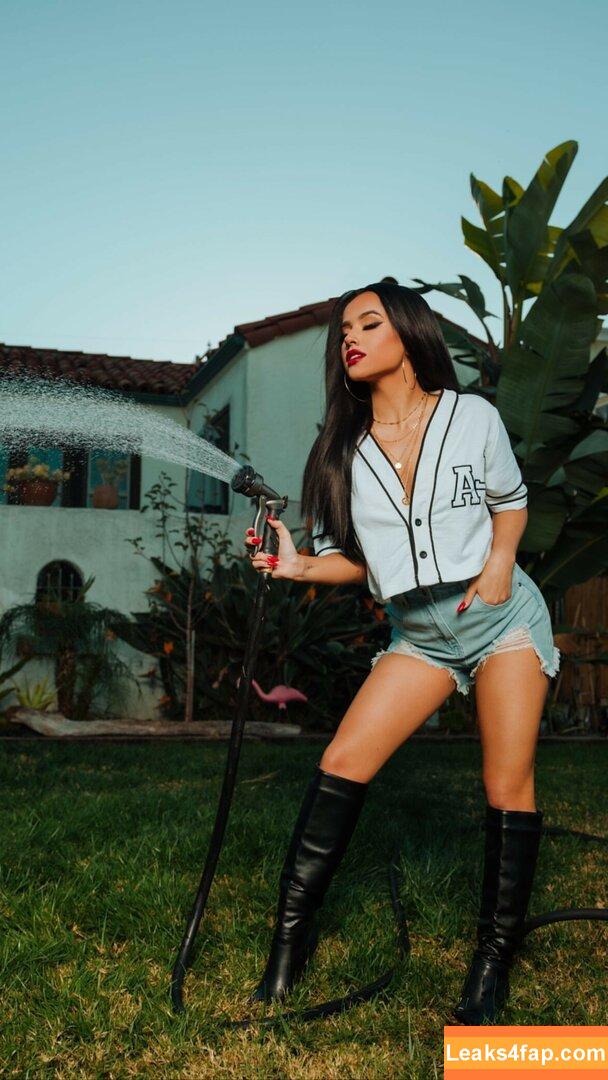 Becky G / Reggaeton singer / iambeckyg / missbeckyfeet leaked photo photo #1013