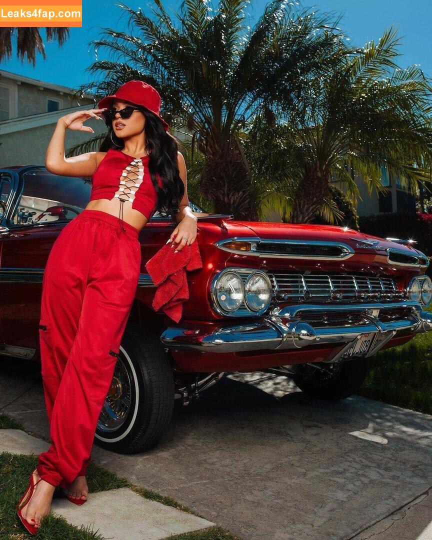 Becky G / Reggaeton singer / iambeckyg / missbeckyfeet leaked photo photo #1015