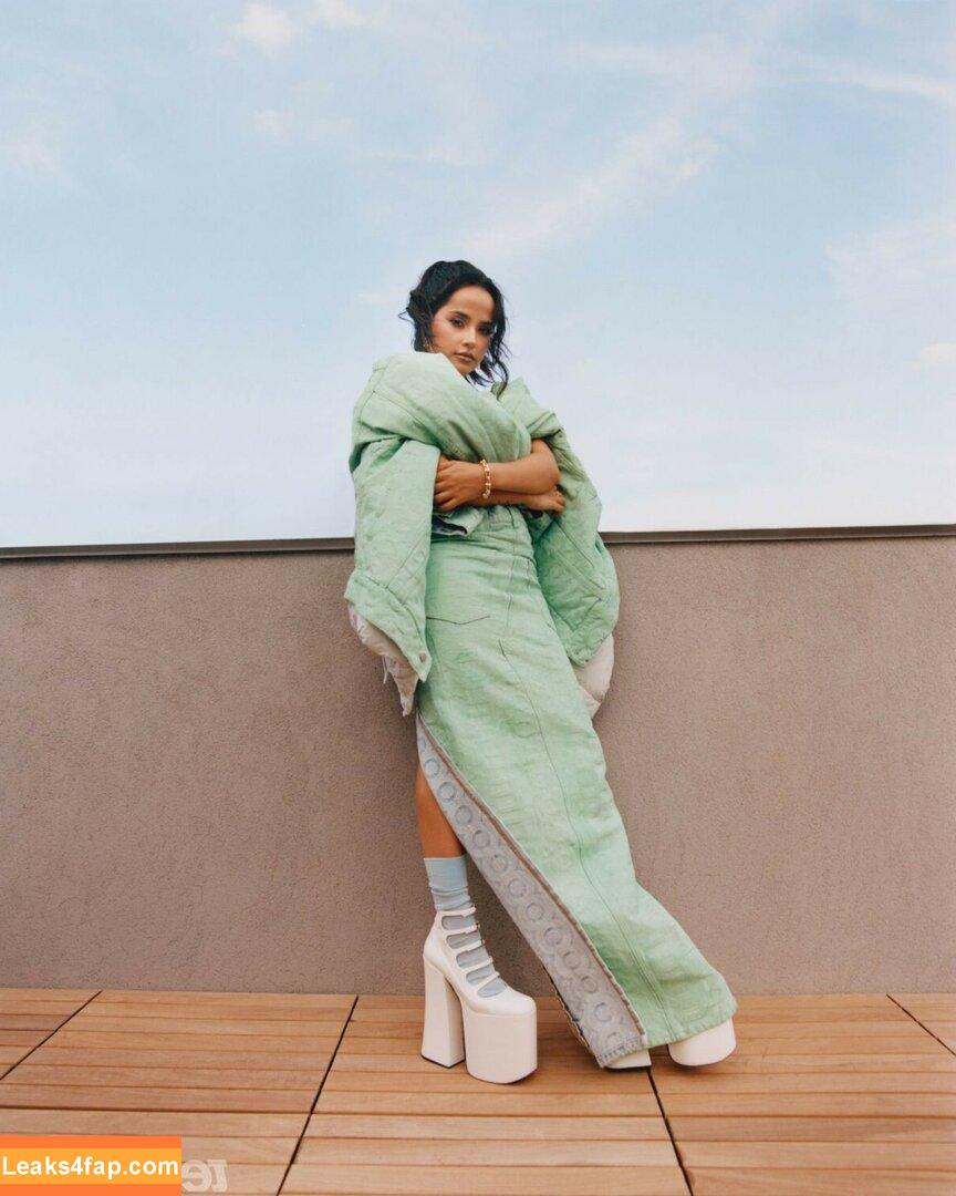 Becky G / Reggaeton singer / iambeckyg / missbeckyfeet leaked photo photo #1028
