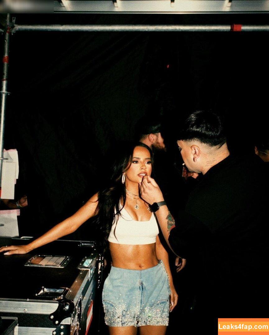 Becky G / Reggaeton singer / iambeckyg / missbeckyfeet leaked photo photo #1074
