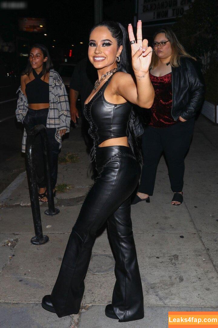 Becky G / Reggaeton singer / iambeckyg / missbeckyfeet leaked photo photo #1085
