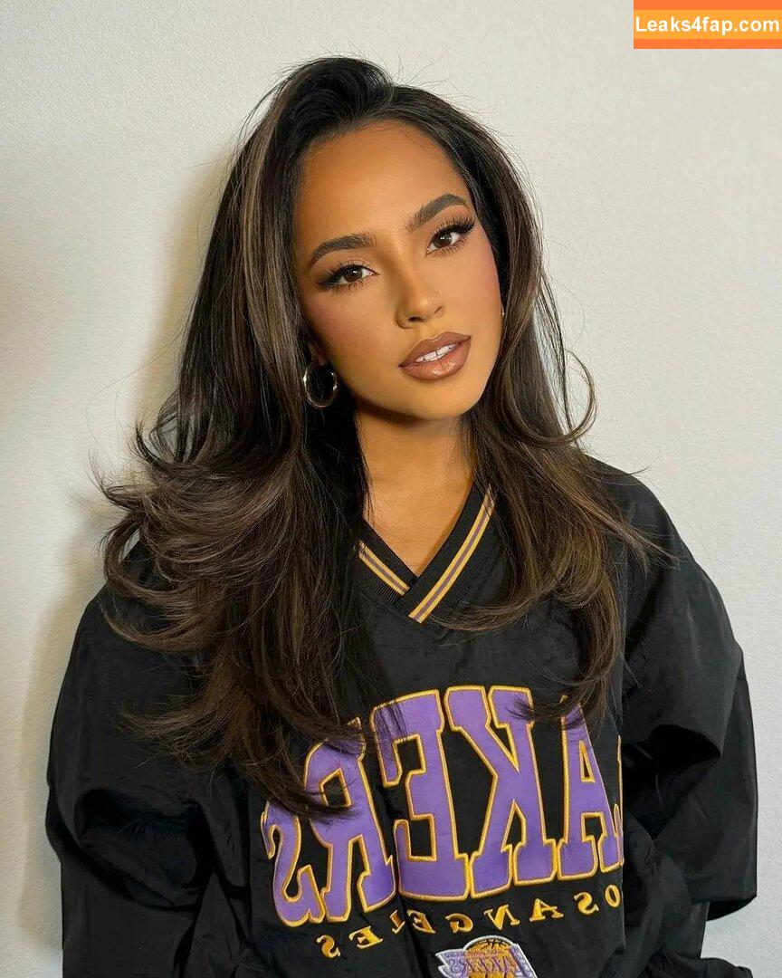 Becky G / Reggaeton singer / iambeckyg / missbeckyfeet leaked photo photo #1100