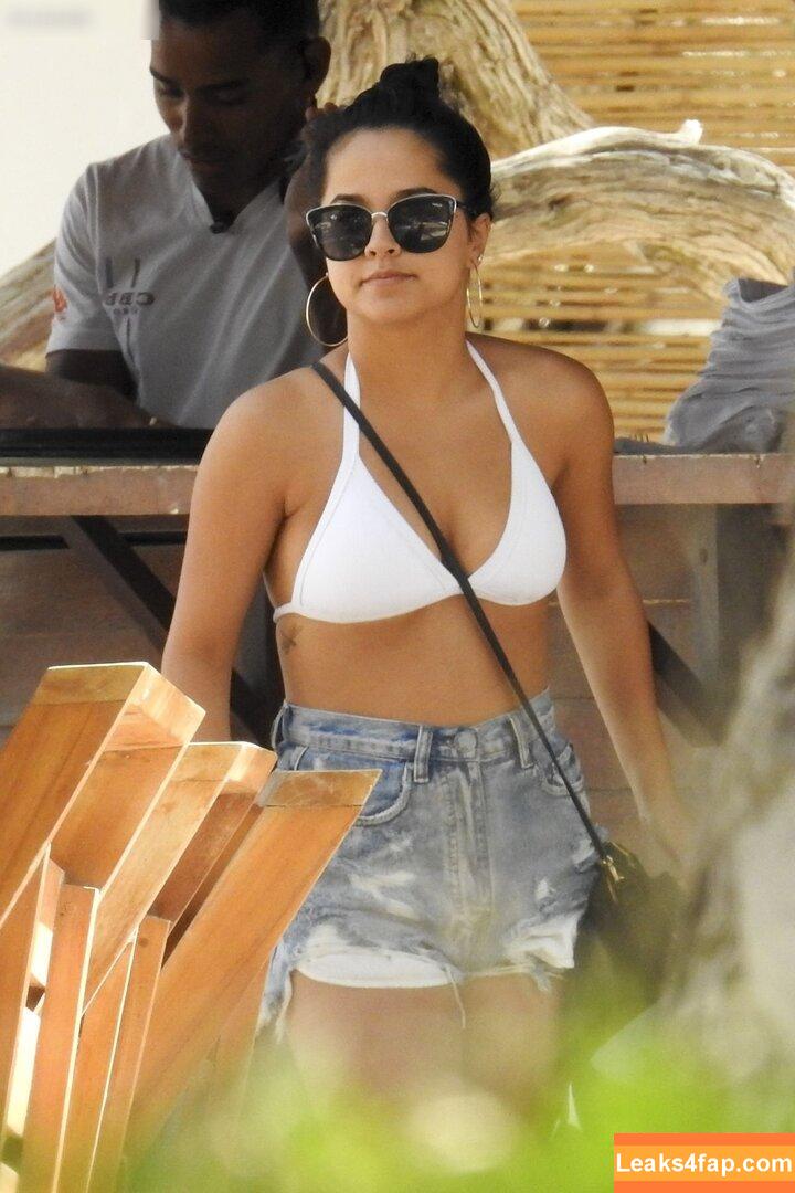 Becky G / Reggaeton singer / iambeckyg / missbeckyfeet leaked photo photo #1141