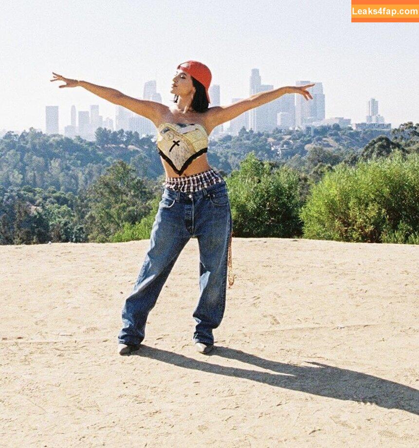 Becky G / Reggaeton singer / iambeckyg / missbeckyfeet leaked photo photo #1175