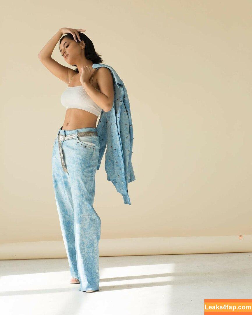 Becky G / Reggaeton singer / iambeckyg / missbeckyfeet leaked photo photo #1389