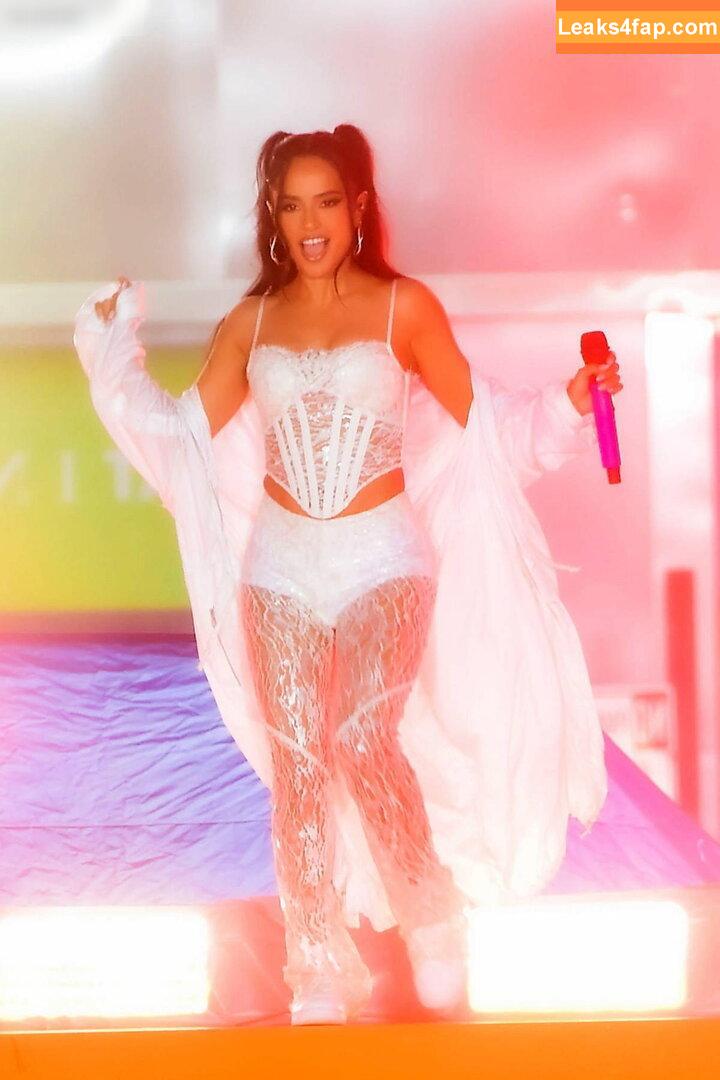 Becky G / Reggaeton singer / iambeckyg / missbeckyfeet leaked photo photo #1570