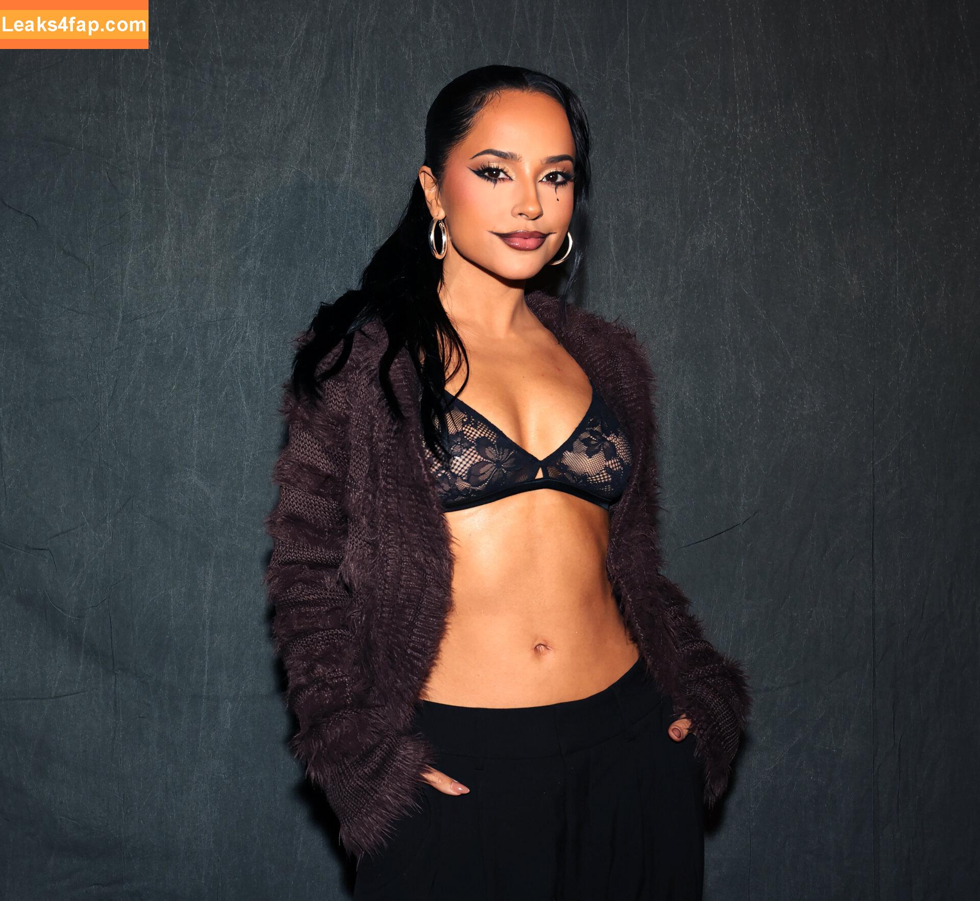 Becky G / Reggaeton singer / iambeckyg / missbeckyfeet leaked photo photo #1628