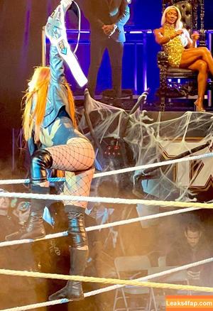 Becky Lynch photo #0365