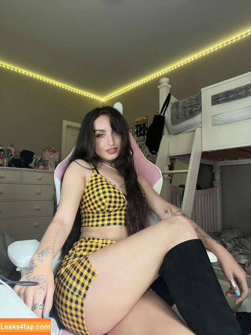 Beebee ASMR / beebeeasmr / beebeeasmr18 / weloveasmr leaked photo photo #0084