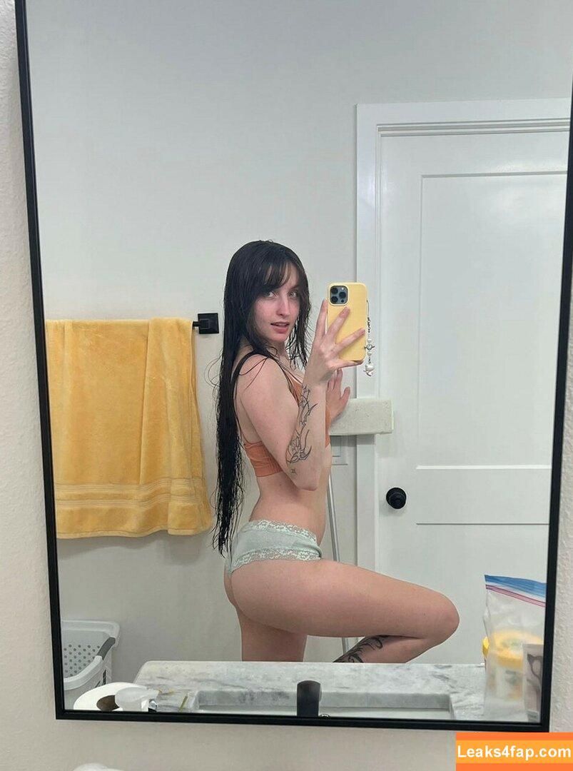 Beebee ASMR / beebeeasmr / beebeeasmr18 / weloveasmr leaked photo photo #0467