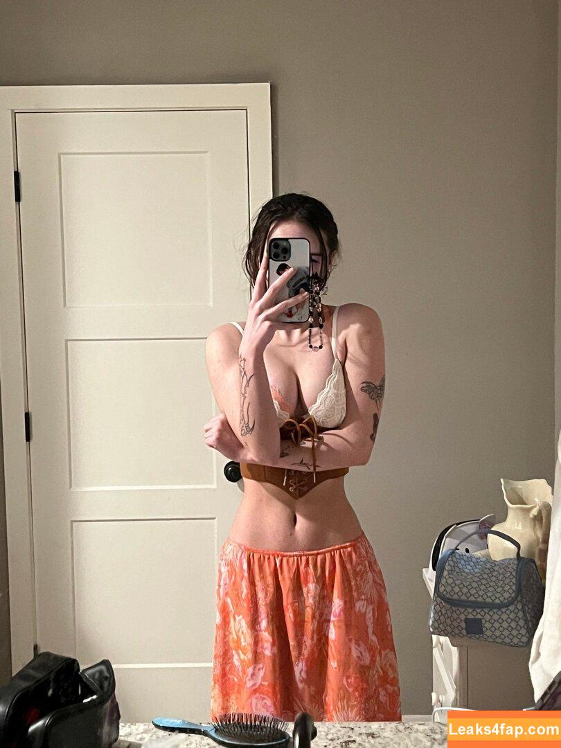Beebee ASMR / beebeeasmr / beebeeasmr18 / weloveasmr leaked photo photo #0542