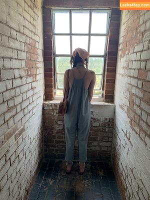 Beebee ASMR photo #0037